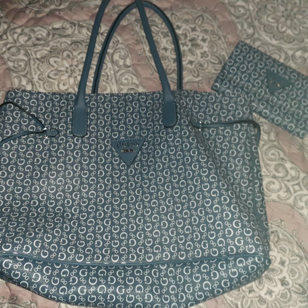 Guess purse